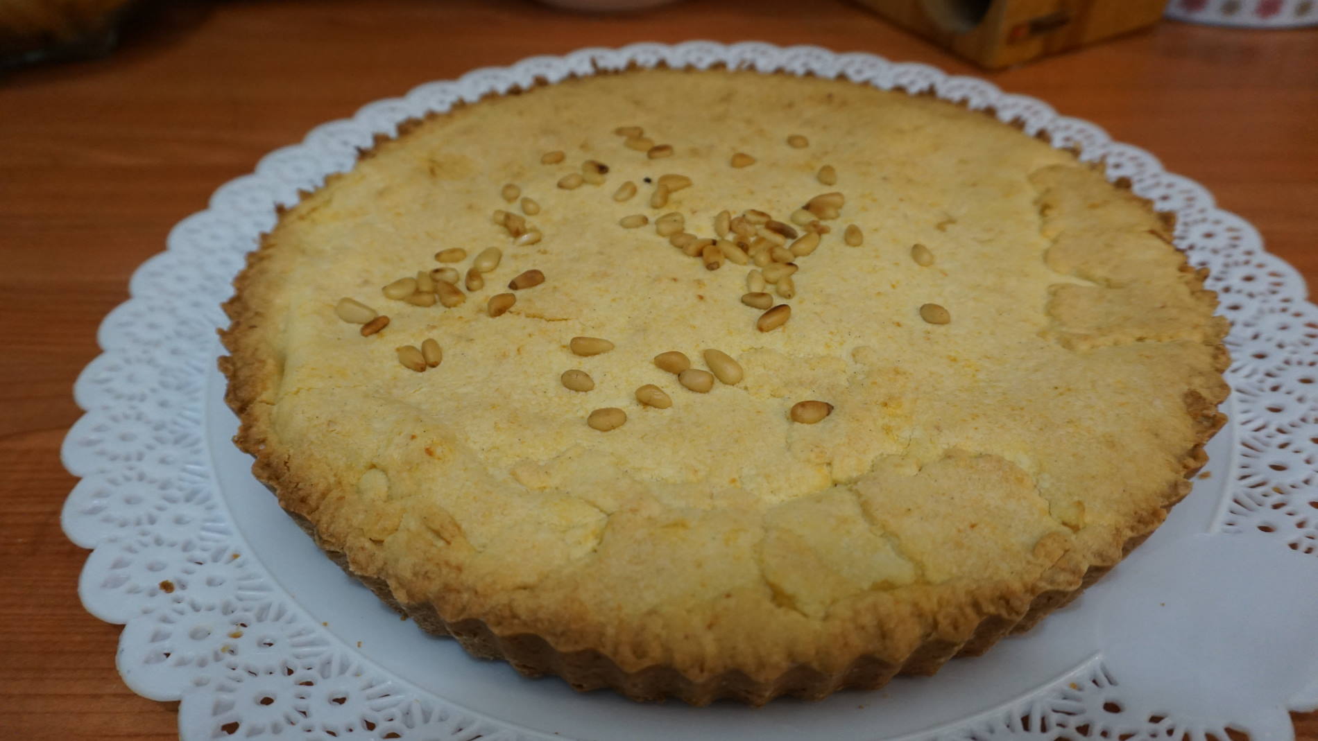 Torta della nonna con pinoli